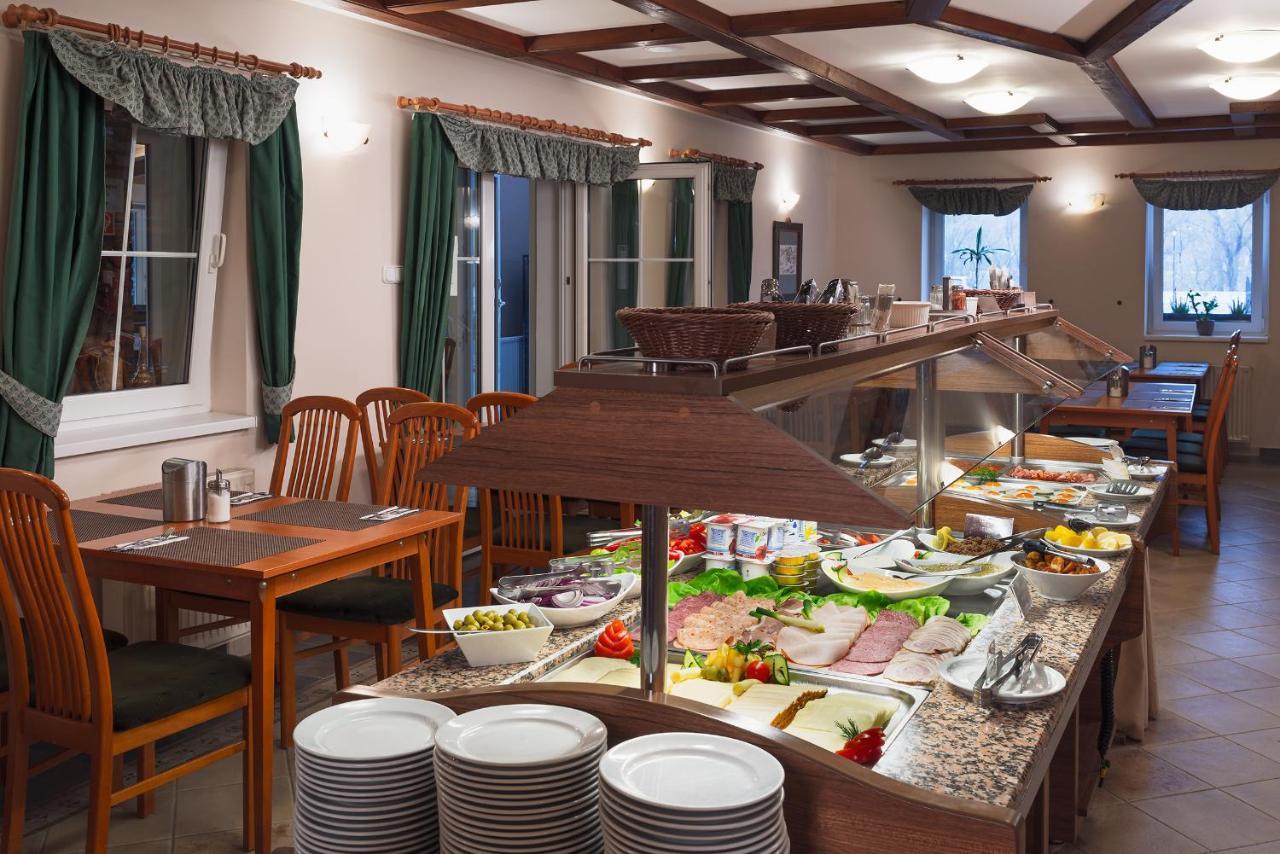 Honti Panzio Hotel Visegrád Екстериор снимка