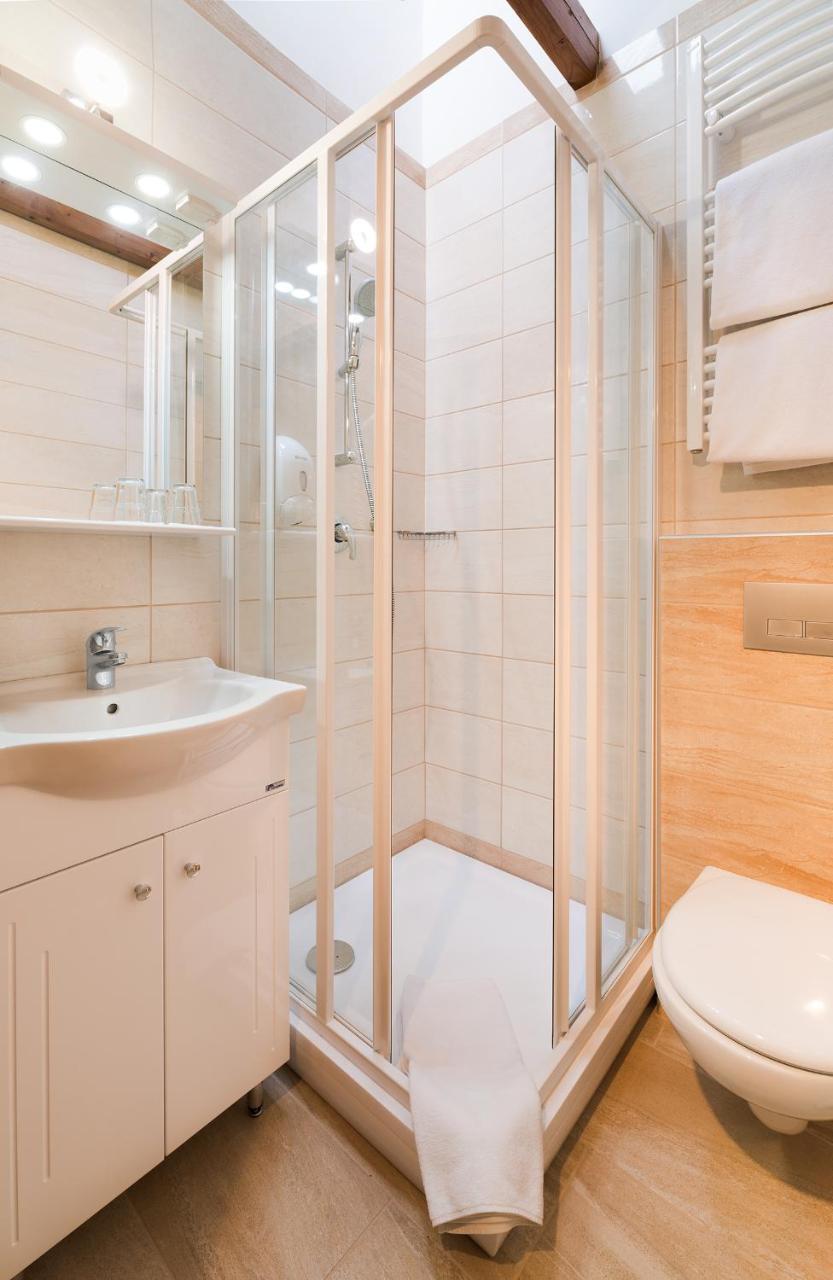 Honti Panzio Hotel Visegrád Екстериор снимка